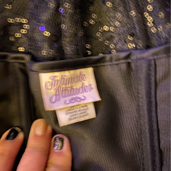 Beautiful Sequin Corset with triangle bottoms - Picture 10 of 11